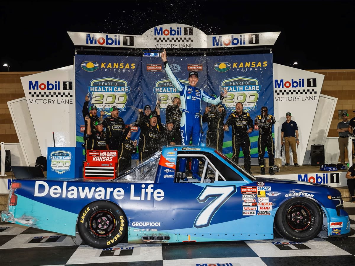 CARSON HOCEVAR 2025 DELAWARE LIFE KANSAS RACED WIN 1:24 ARC DIECAST