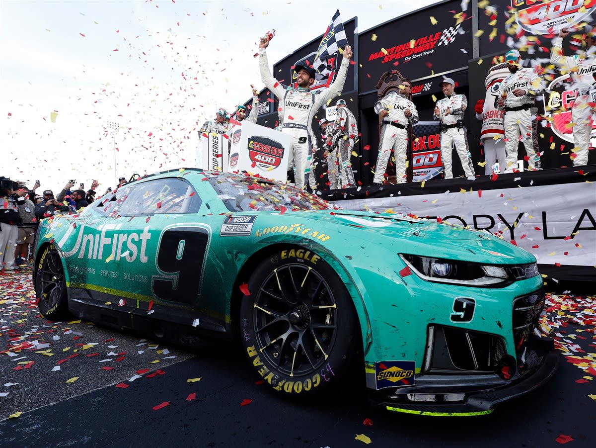 CHASE ELLIOTT 2026 UNIFIRST MARTINSVILLE RACED WIN 1:24 LIQUID COLOR