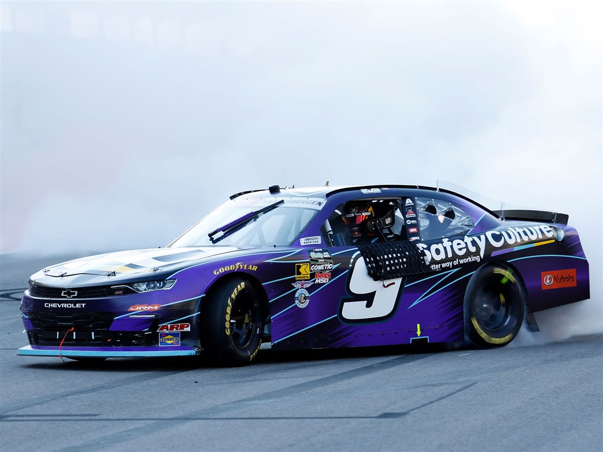 SHANE VAN GISBERGEN 2026 SAFETYCULTURE COTA RACED WIN 1:64 ARC DIECAST