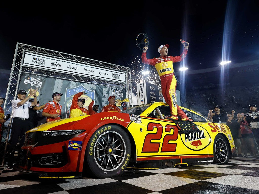 JOEY LOGANO 2026 SHELL-PENNZOIL BRISTOL RACE WIN 1:24 COLOR CHROME ARC DIECAST